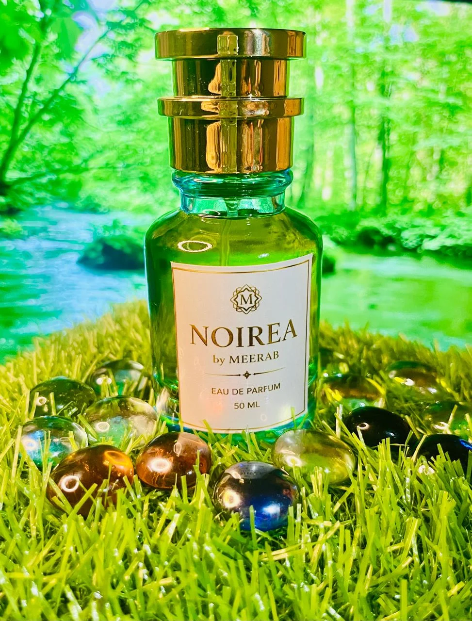 Noirea by Meerab